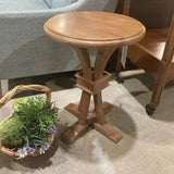 Round Oak END/SIDE TABLE 18d24h