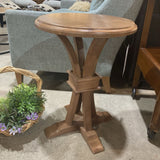 Round Oak END/SIDE TABLE 18d24h