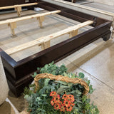 Henredon Queen Mahogany Low Sleigh Bed BEDS 66w86d56h