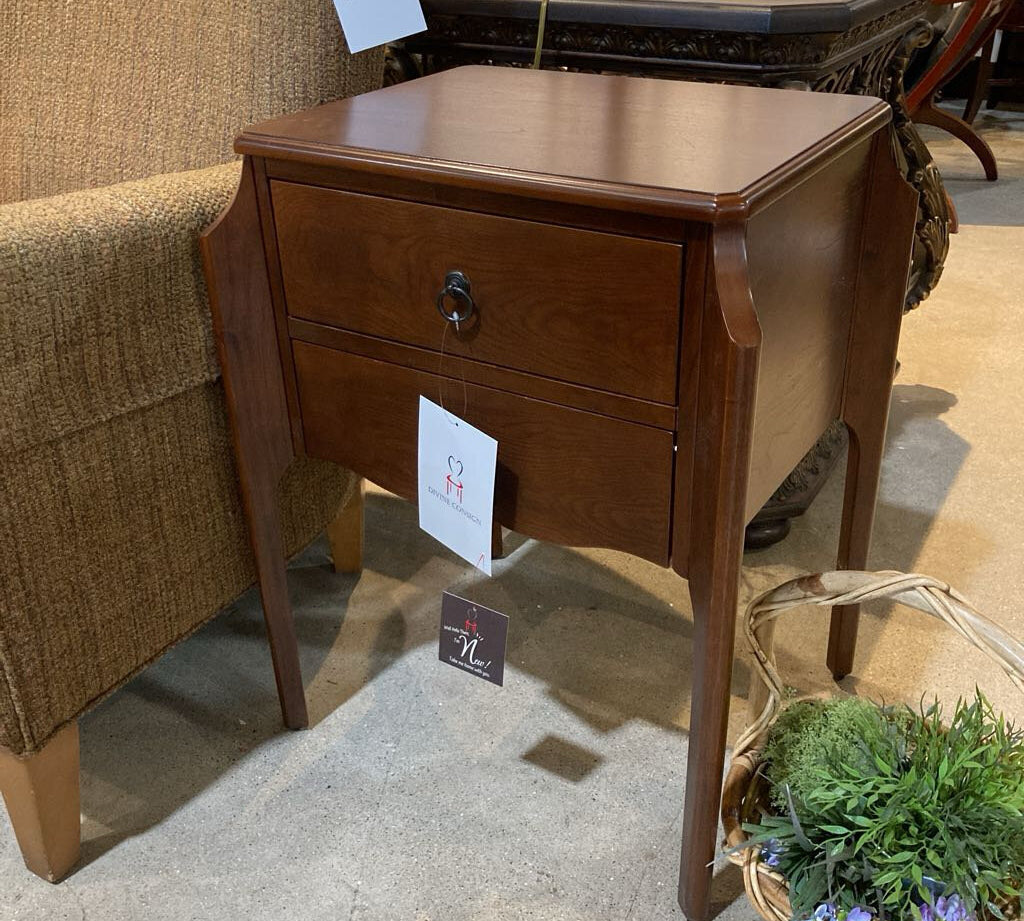Wilshire 2-Drawer SIDE TABLE 22w18d27h