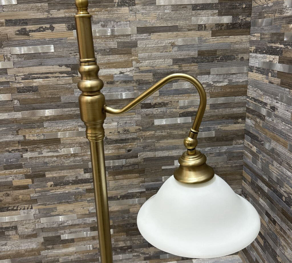 Traditional Brass Adjustable Lamp w/ Glass Shade TABLE LAMP 8d28h