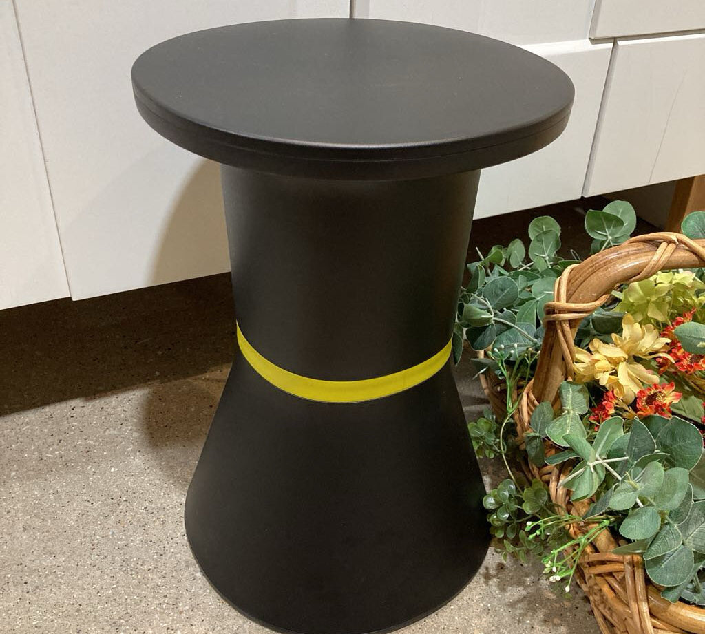 Paheko Side Table OUTDOOR Black/Mustard 12d18
