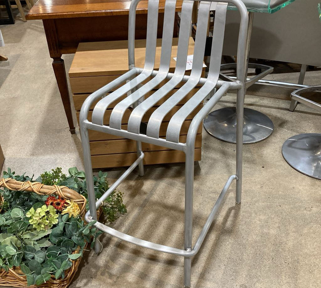 Lucy Counter Stool OUTDOOR Aluminum 18w16d35h