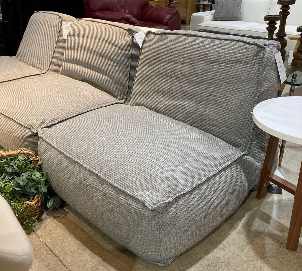 United Strangers Looma Bean Bag CHAIR Grey 40Wx40Dx30H
