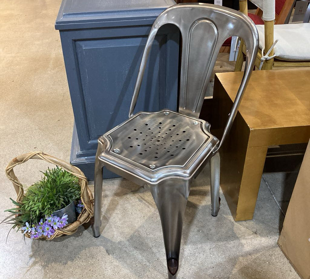 Marais Vintage Chair OUTDOOR Gunmetal 16w17d32h
