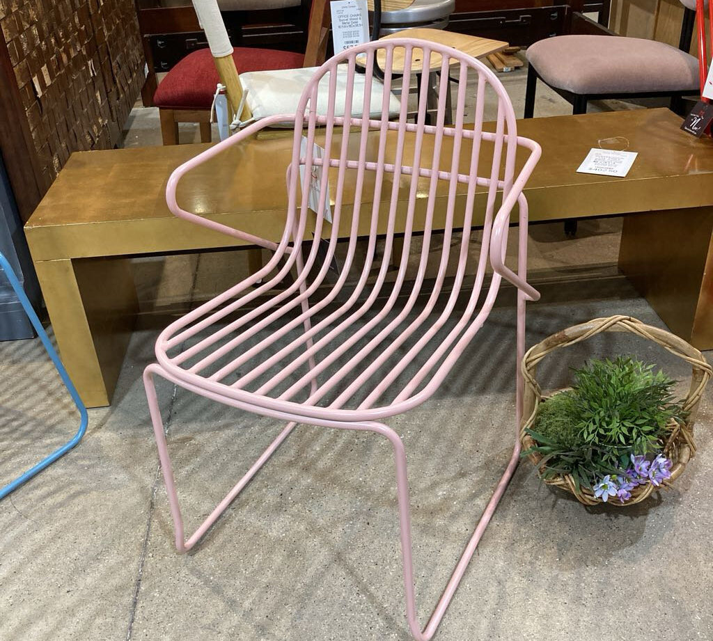 Tate Armchair OUTDOOR Rose Season 21w19d32h
