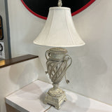 Distressed Urn Lamp w/ Traditional Shade TABLE LAMP 16d32