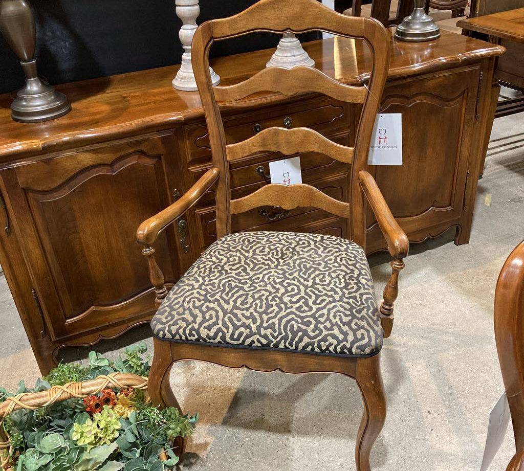 Ethan Allen French Country Ladder Back Captain DINING CHAIRS 24w19d41h