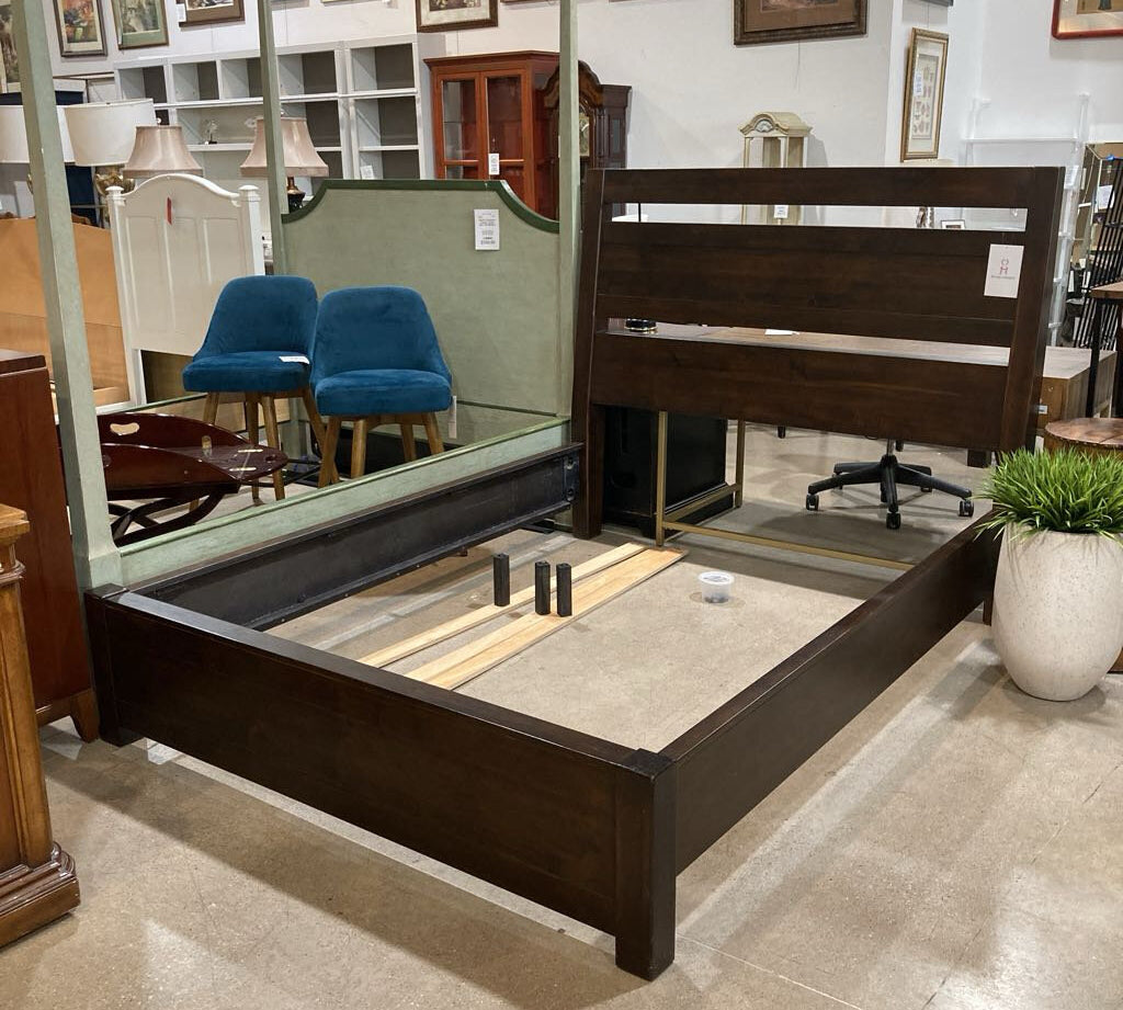 Starmore Queen Panel Bed BEDS Brown 66w90d55h