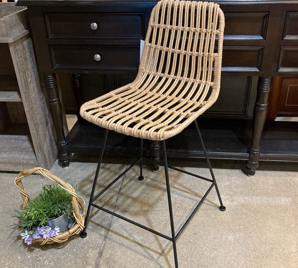 Riley Counter Stool OUTDOOR 22w22d38.5h