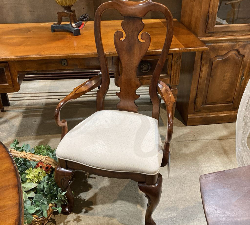 Splat Back Queen Anne Style Captain DINING CHAIRS 22w20d42h