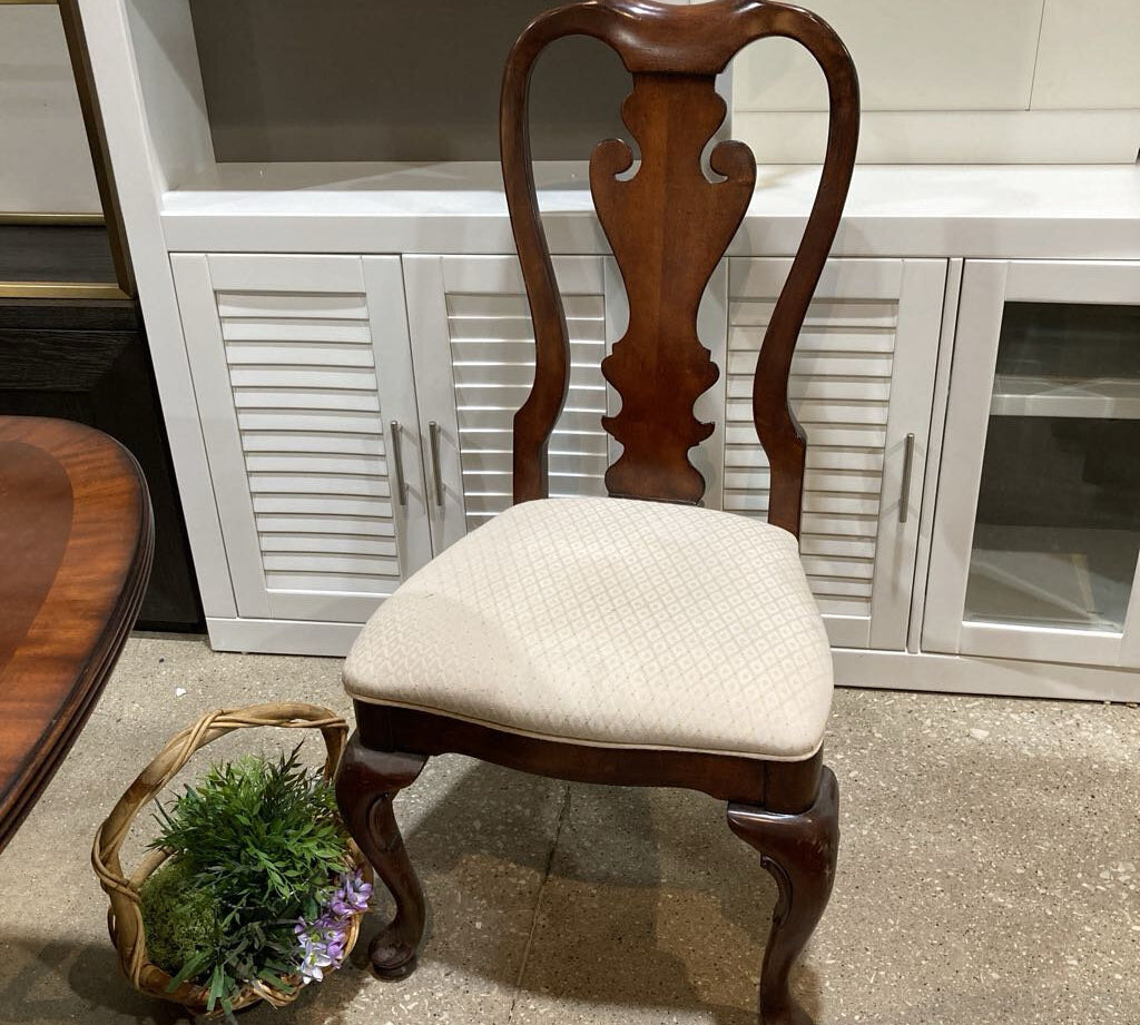 Splat Back Queen Anne Style DINING CHAIRS 20w20d42h
