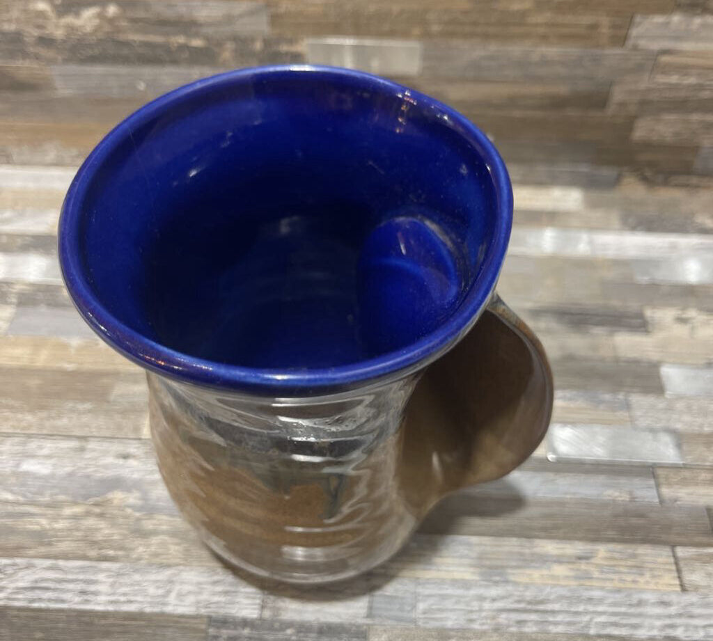 Signed Studio Art Pottery "Hug Mug" ACCESSORIES 4.5Wx5H