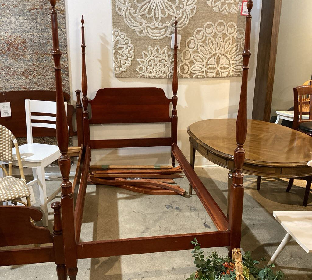 Four Poster Traditional Twin On Casters BEDS 41w80d70h