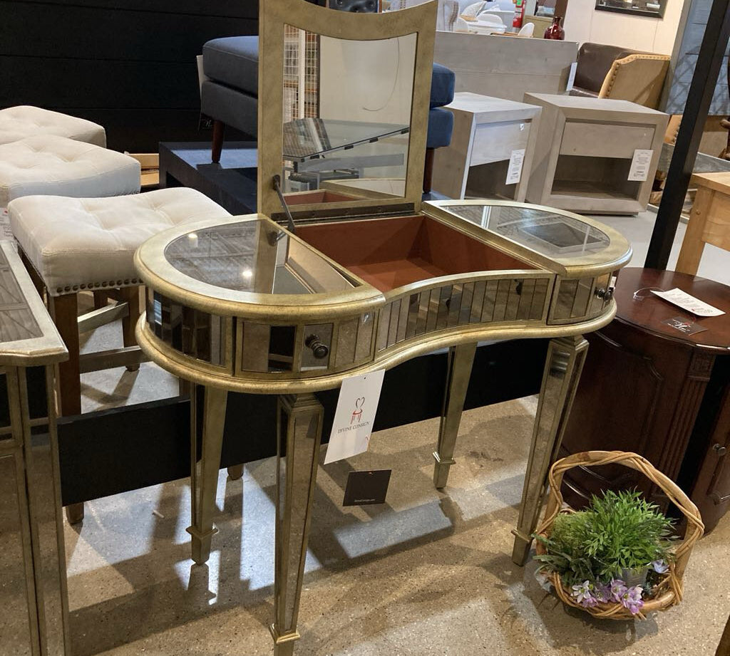 Constance Masterpiece Mirrored Vanity FURNITURE 40w18d30h