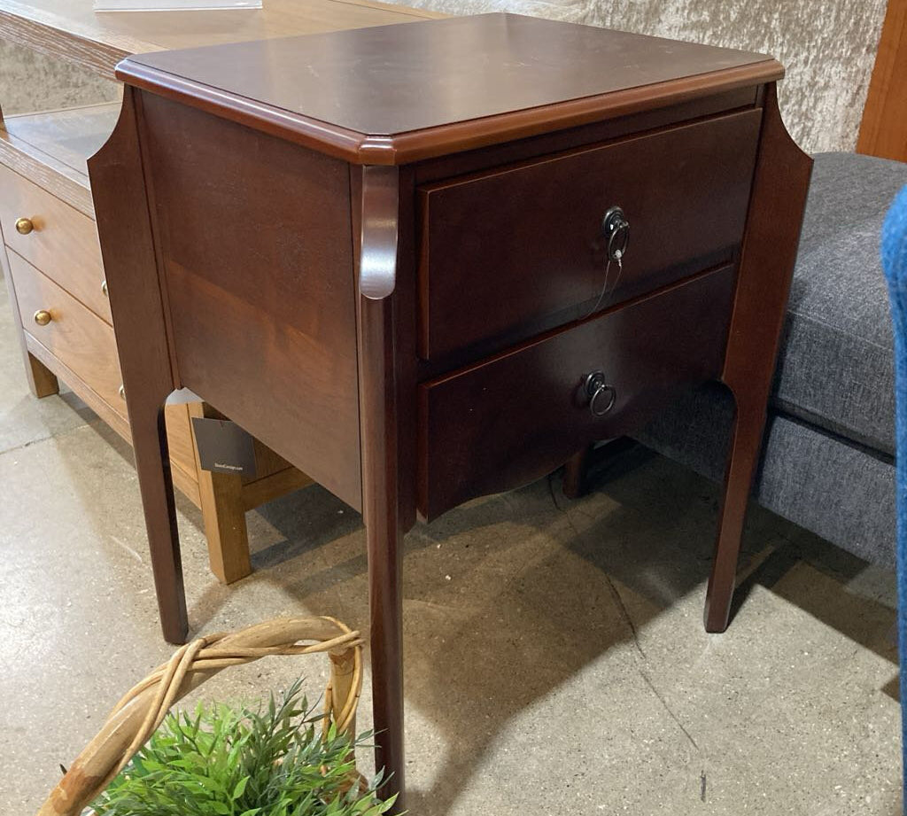 Wilshire 2-Drawer END/SIDE TABLE 22w18d27h
