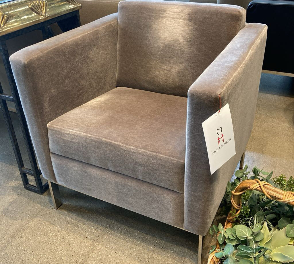 Cumberland Modern Firm Velvet CHAIR 25Wx26Dx29H