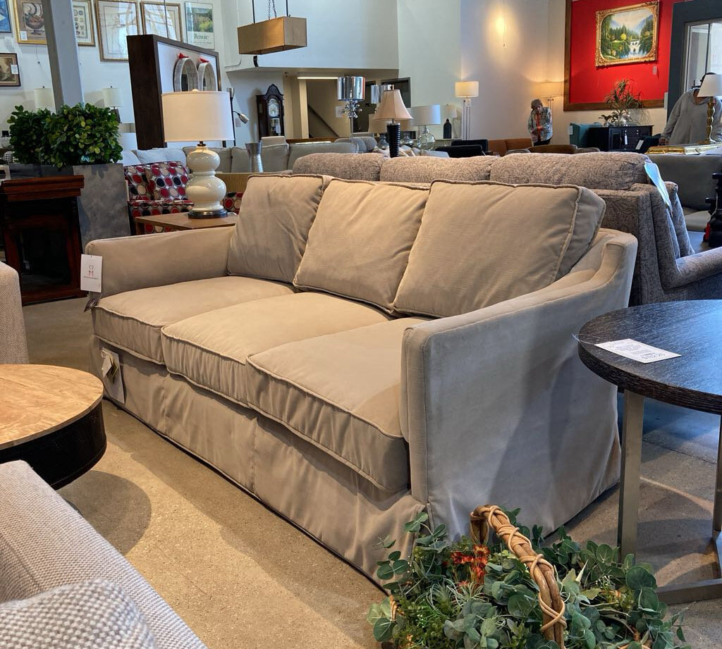 Caracole Skirted Fabric 3-Seat SOFA 86w40d31h