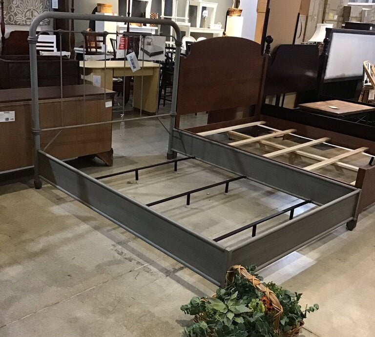 Braden Iron Queen Bed BEDS 62w88d58h