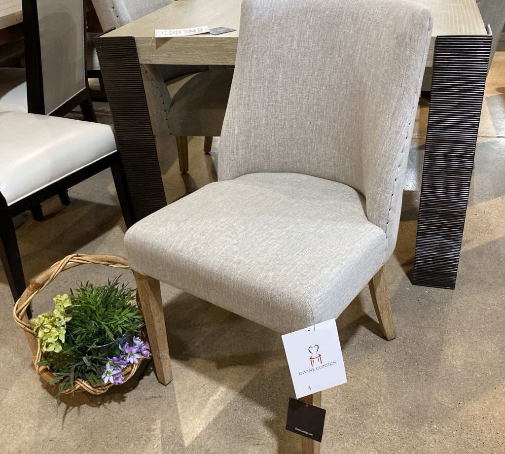 Linen w/ Tack Head Accents DINING CHAIRS 19Wx19Dx34H