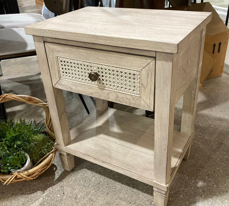 Flagstaff 1-Drawer NIGHTSTAND 20Wx14Dx25H