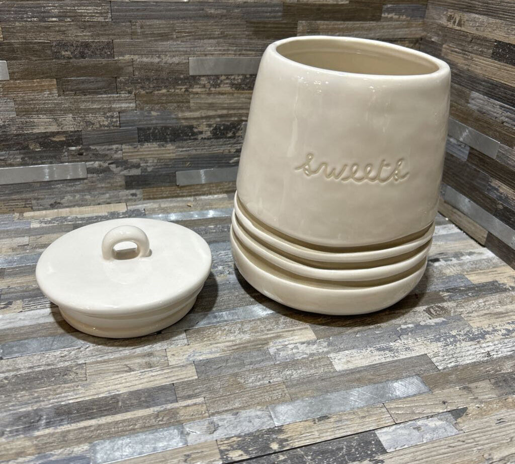 Rae Dunn. Ceramic "Sweets" Canister ACCESSORIES 5d7h