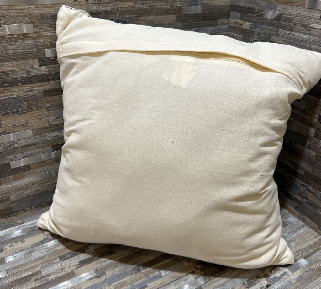 Surya Niko Throw Pillow ACCESSORIES 20x20