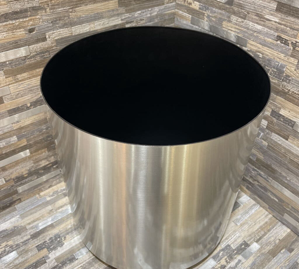 Aluminum Planter w/ Black Interior ACCESSORIES 13.5Wx13.5H