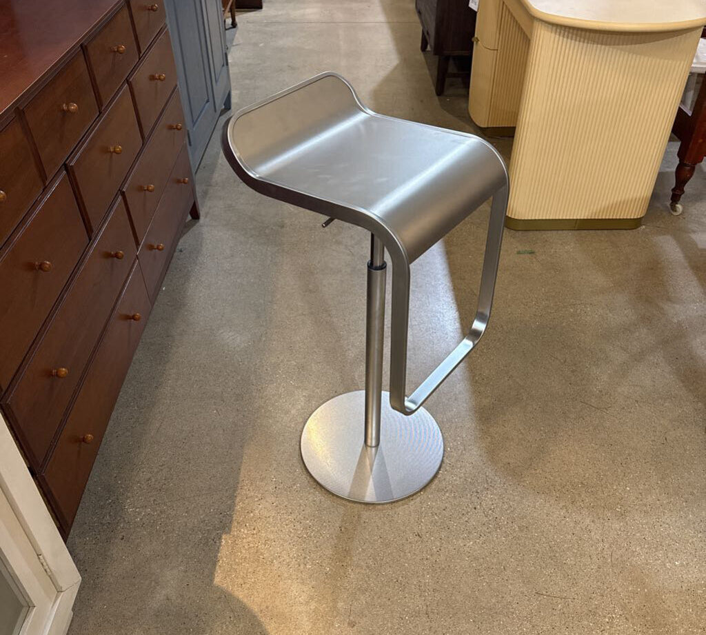 Design Within Reach Lapalma LEM Adjustable Stool BAR/COUNTER STOOL 14w16d33h