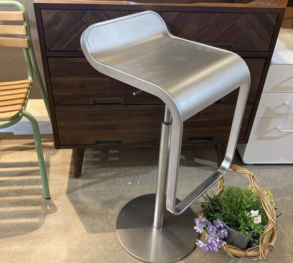 Design Within Reach Lapalma LEM Adjustable Stool BAR/COUNTER STOOL 14w16d33h