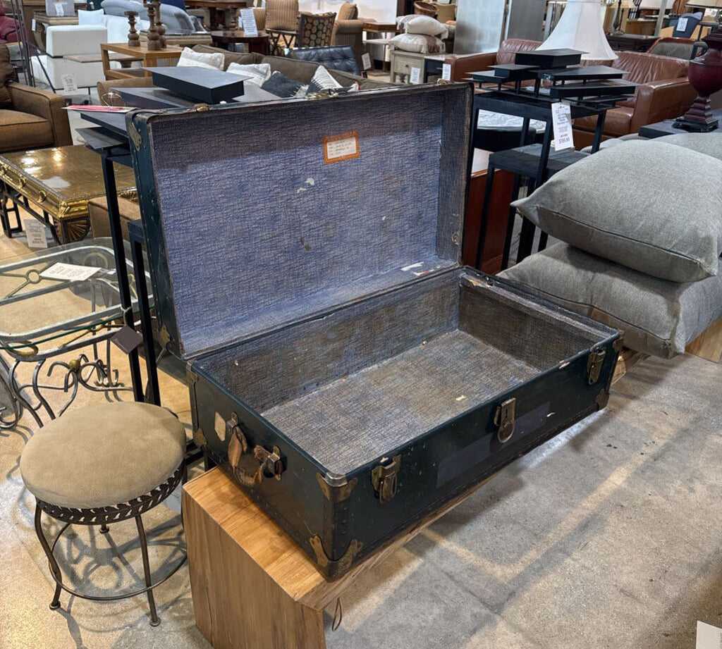 Vintage Steamer Trunk FURNITURE 36w20d12.5h