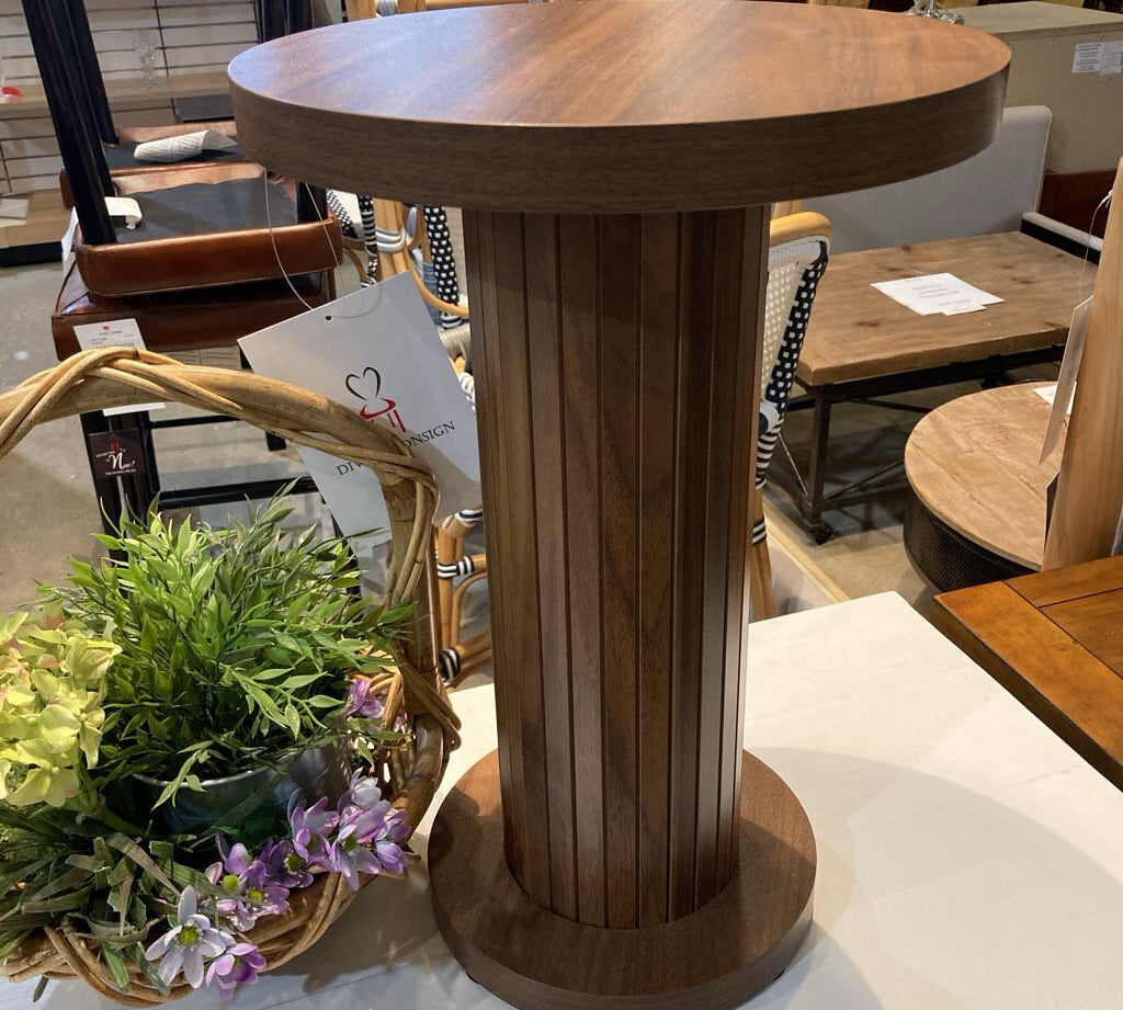 Round Fluted Pedestal END/SIDE TABLE Walnut 13.5d20.5h