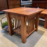 Classic Mission-Style Oak END/SIDE TABLE 24w24d21h