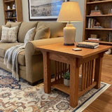Classic Mission-Style Oak END/SIDE TABLE 24w24d21h