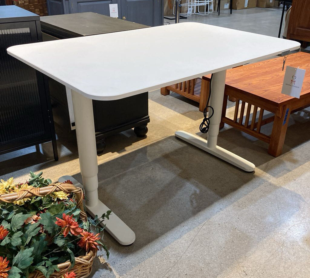 Sit/Stand Power Desk DESKS White 47w31.5d24h