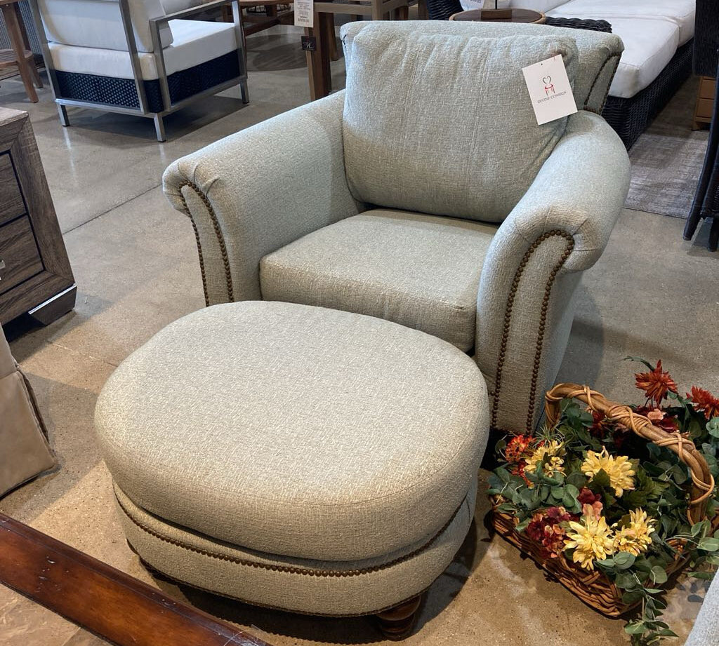 Walter E. Smithe Curved Arm Chair With Ottoman LOUNGE CHAIRS Mint 42w42d32h