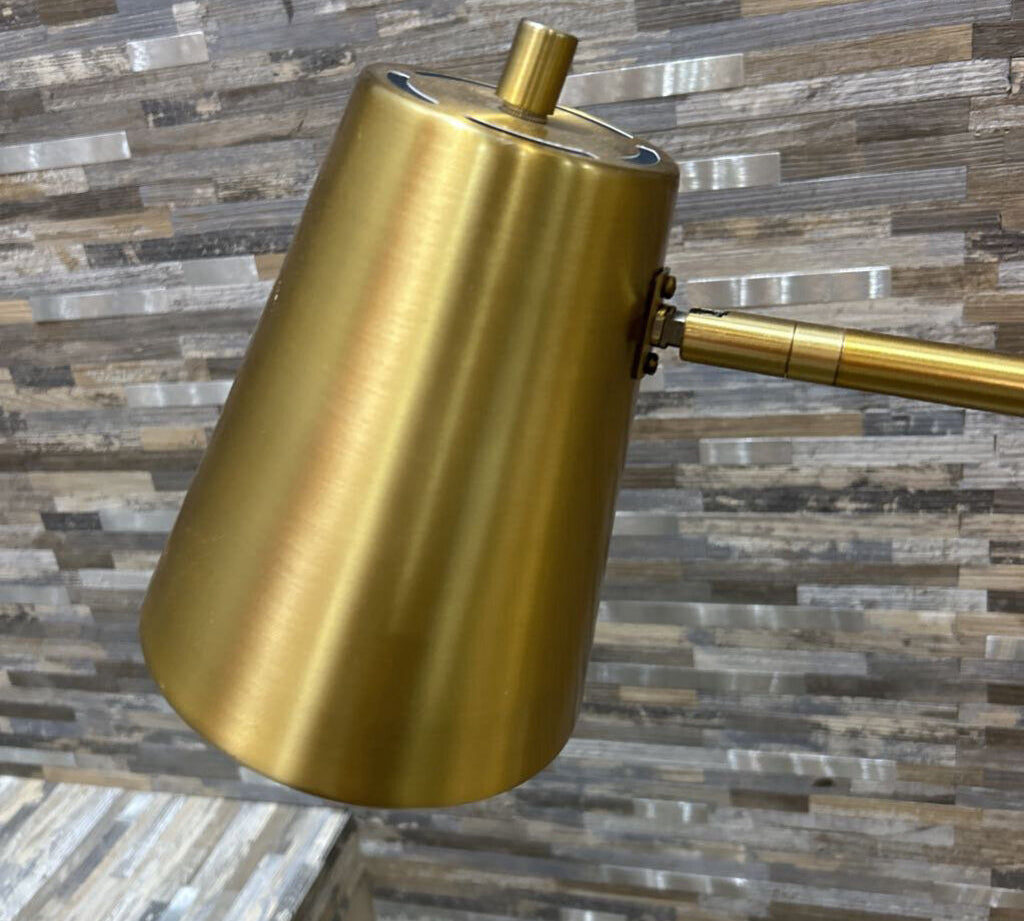 Adjustable Cantilever Brass Lamp FLOOR LAMP 10d56h
