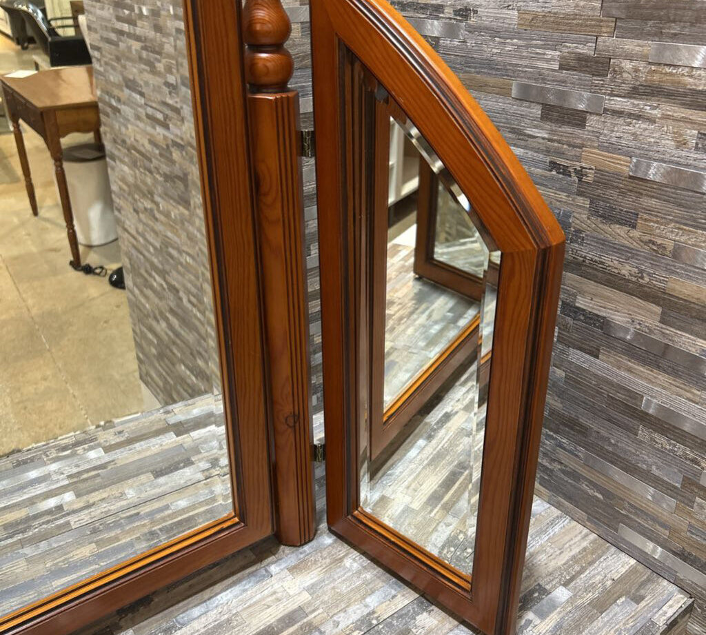 French Style Tri-View Vanity Mirror MIRRORS 40w2d24h
