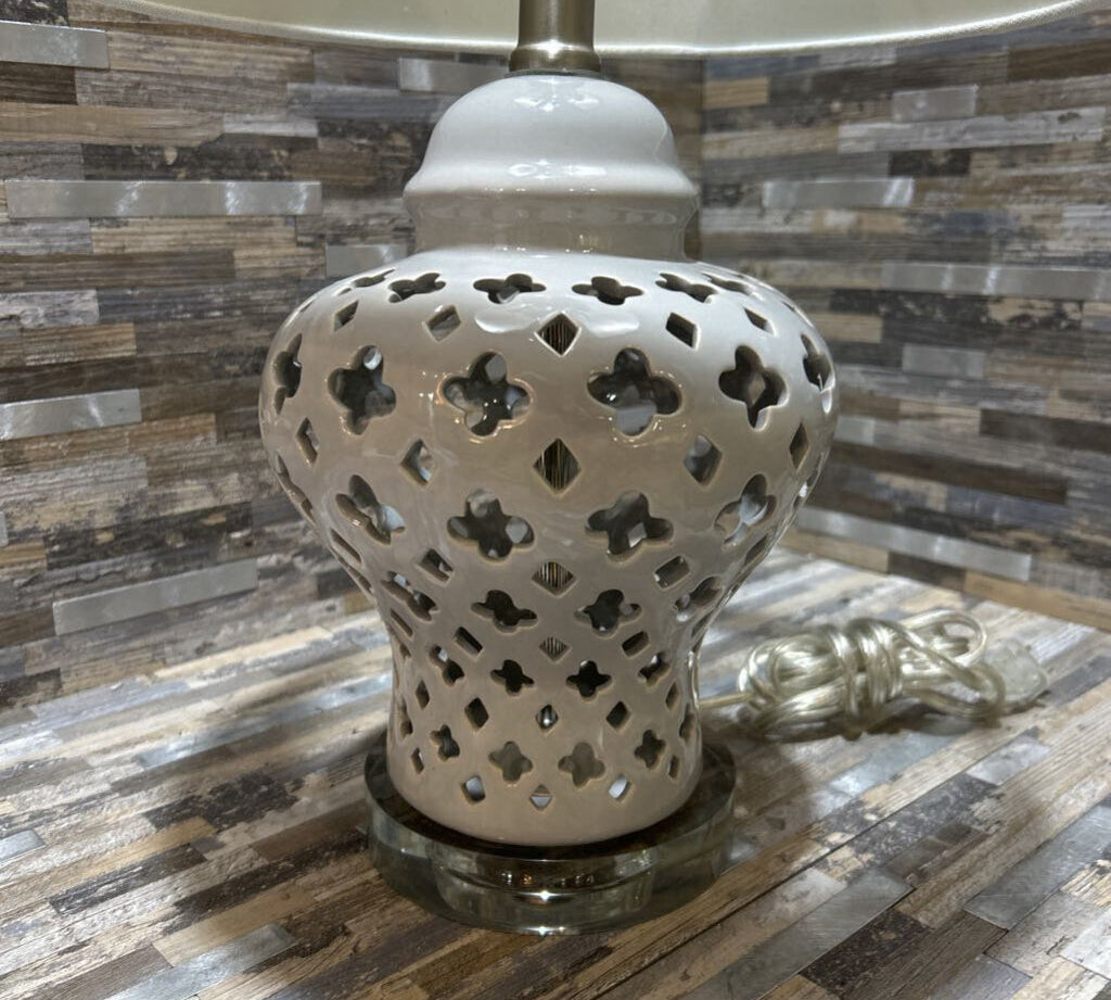 Quatrefoil Fretwork Pierced Ginger Jar Lamp TABLE LAMP 10d19h