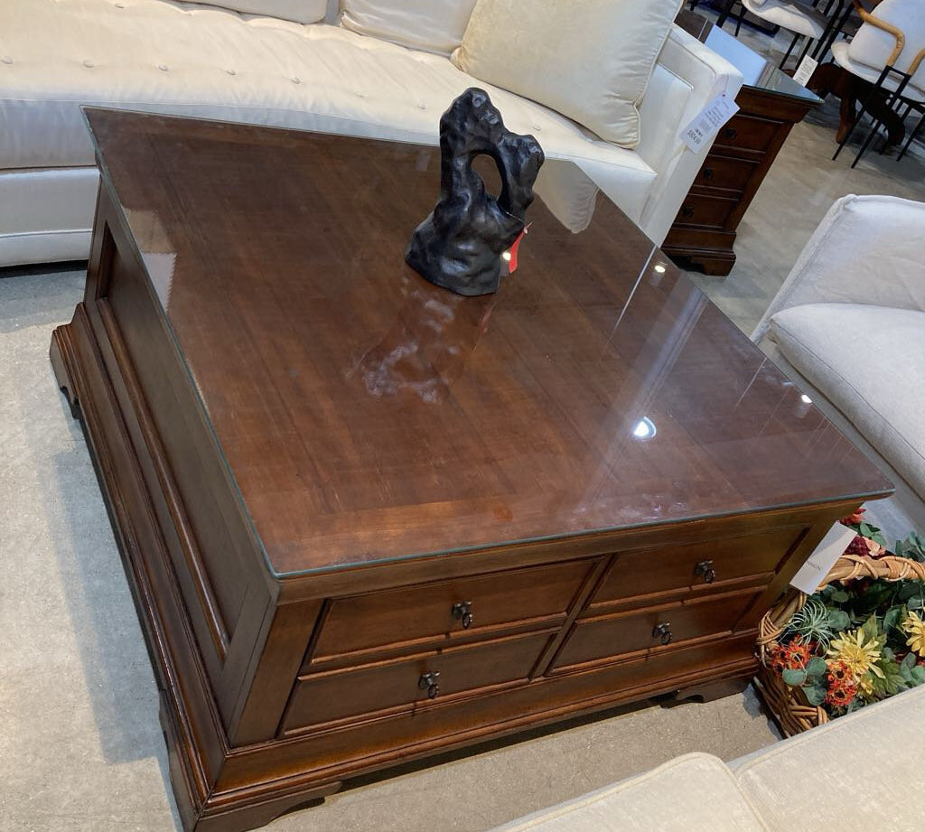 Hooker Furniture Solid Wood 2-Drawer COFFEE/COCKTAIL TABLE 40w40d20h