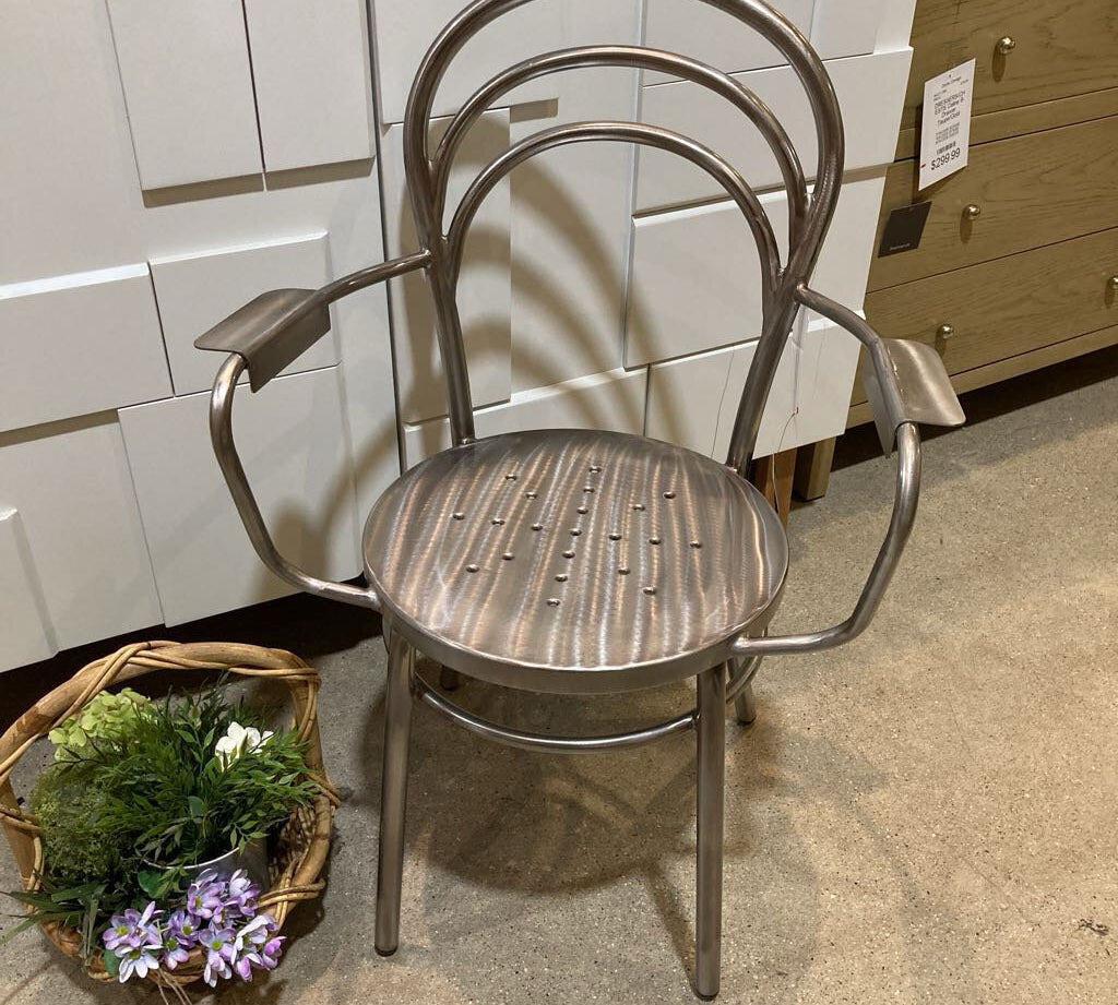 Tivoli Armrest Chair OUTDOOR Gunmetal 24w16d35h