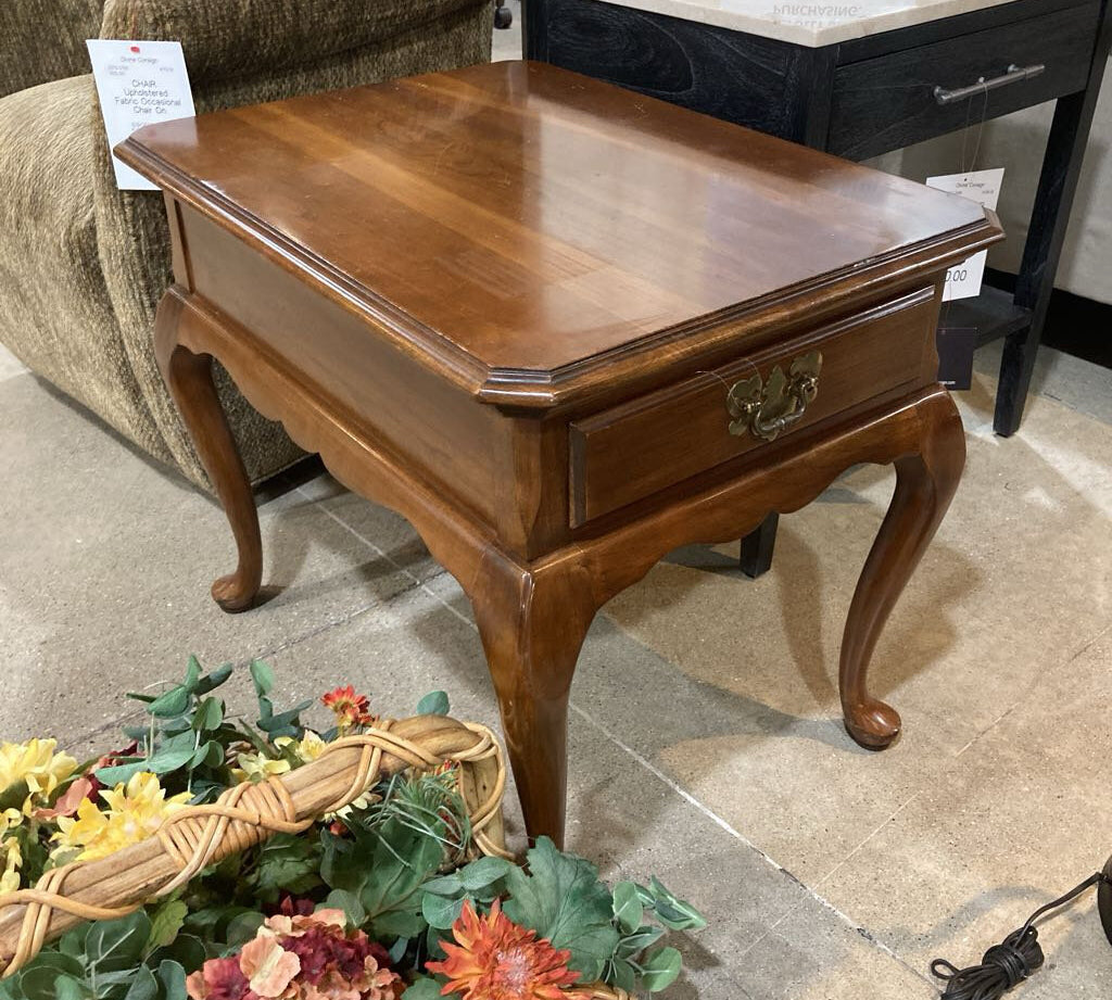 Traditional Wood 1-Drawer NIGHTSTAND 20w26d21h