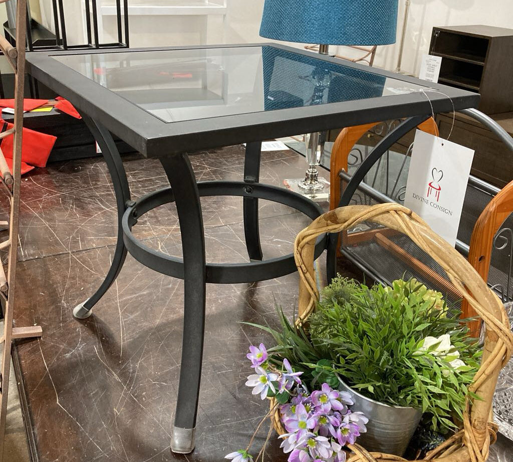 Metal Frame w/ Smoke Glass Insert Top SIDE TABLE 20Wx20Dx19H