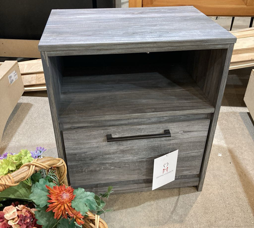 Baystorm 1-Drawer NIGHTSTAND 21w15d24.5