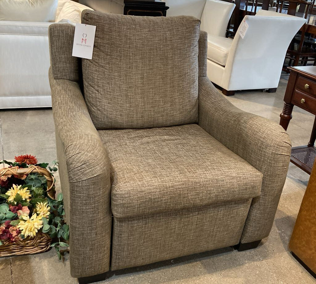 Fabric Curve Arm Power Recliner RECLINERS Taupe 35w39d37h
