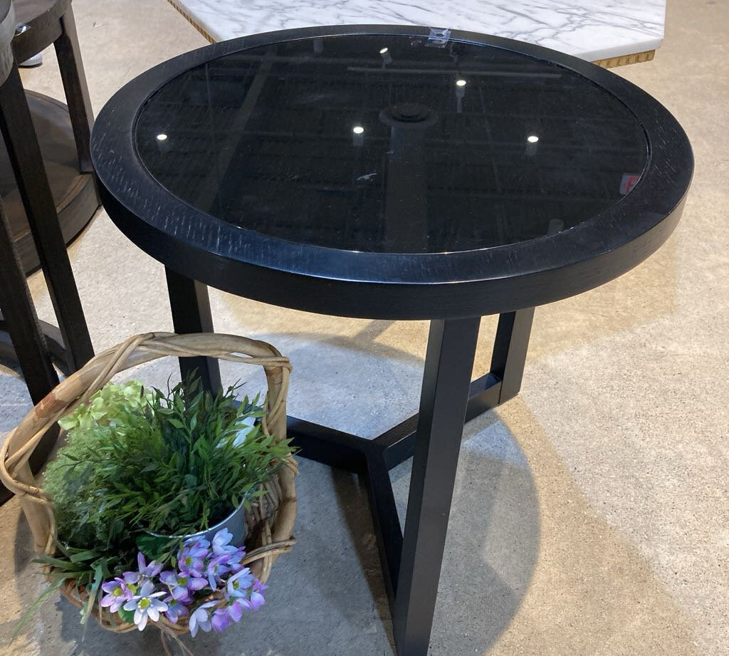 Modern Minimalist Glass Top END/SIDE TABLE 24d21.5h