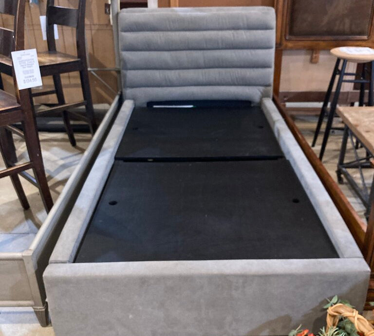 Restoration Hardware TWIN Foot Storage w/ Ribbed Headboard BEDS 44Wx92Dx37H