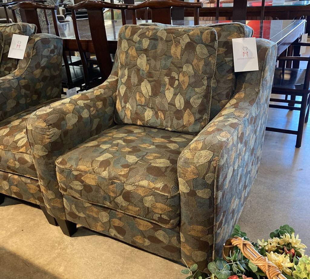 Lazy Boy Traditional Patterned Armchair CHAIR 33w34d32h