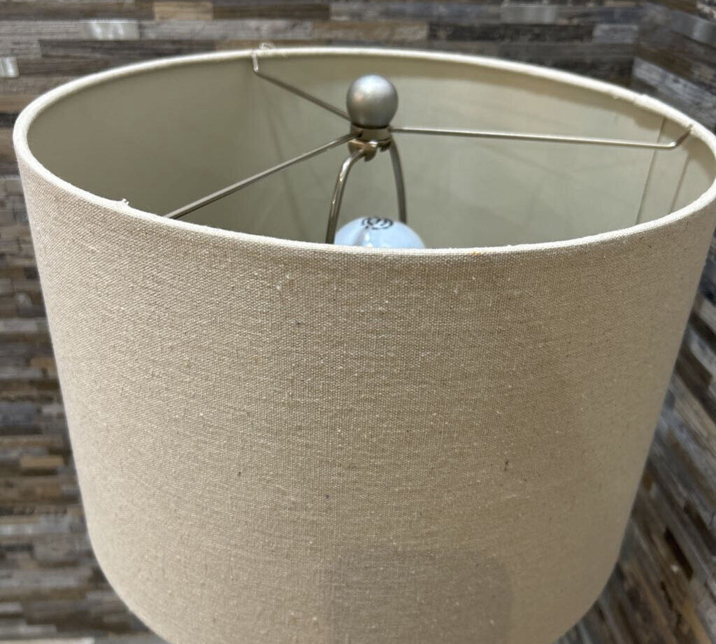 Ribbed Metal Base w/ Beige Drum Shade TABLE LAMP 14d30h