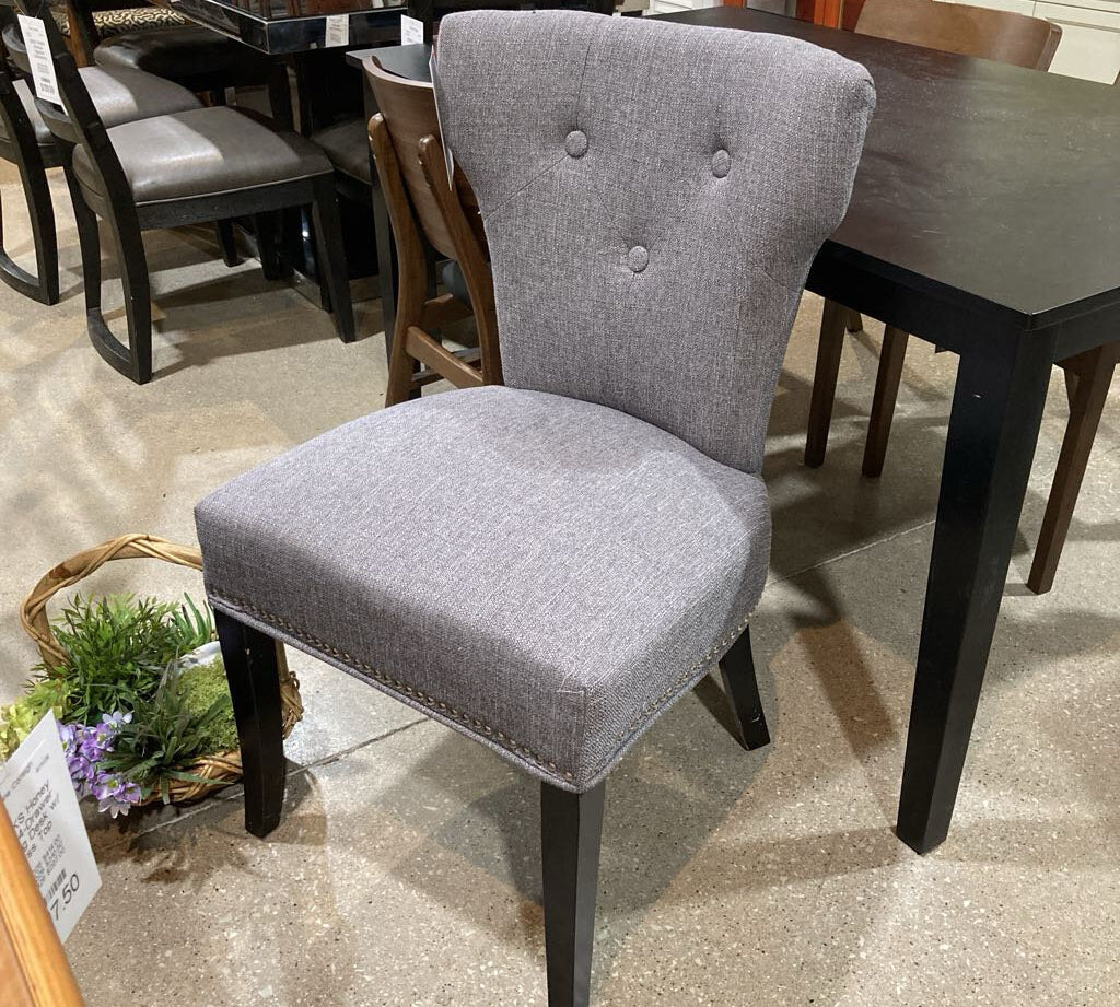 Traditional Tufted Fabric & Nailhead Trim CHAIR Gray 22w20d36h